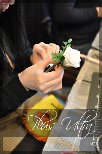 プリザ プリザーブドフラワー ウェディングブーケ 豪華 キャスケードブーケ 純白