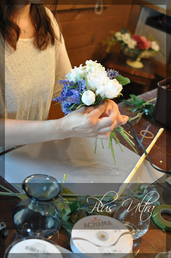 造花　白ブルー　洗面所　ブーケ