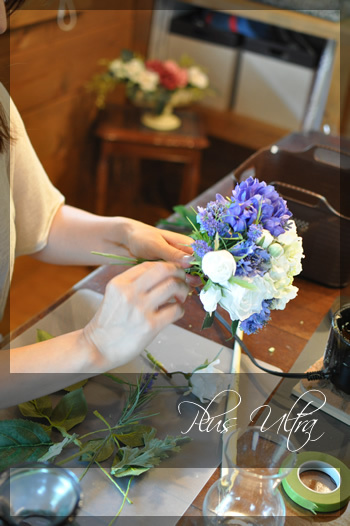 造花　白ブルー　洗面所　ブーケ