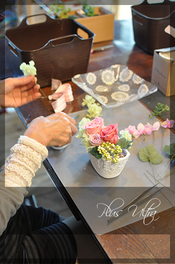 プリザ　プリザーブドフラワー　レッスン　フラワーアレンジ　豪華　横長　ピンク　可愛い