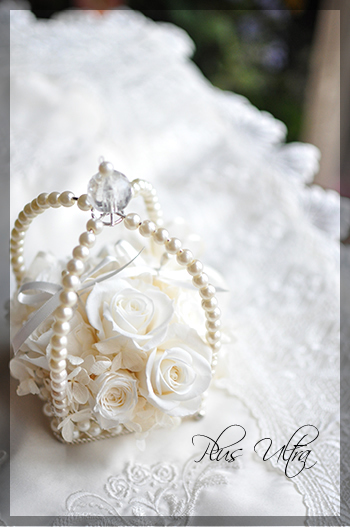 プリザ　プリザーブドフラワー　リングピロー　純白　豪華　プレゼント