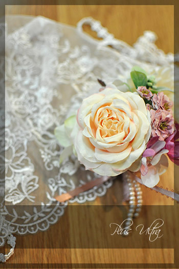 造花　コサージュ　卒園　卒業　入園　入学　クリーム　大人　おとなしい