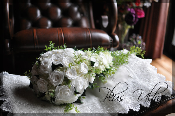 プリザ　プリザーブドフラワー　キャスケードブーケ　白