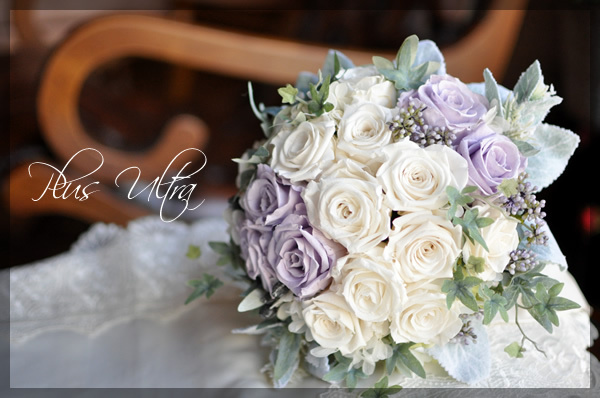 プリザ　プリザーブドフラワー　ラウンドブーケ　白　薄紫