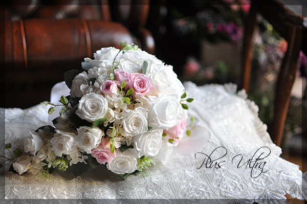 プリザ　プリザーブドフラワー　キャスケードブーケ　白