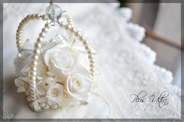 プリザ　プリザーブドフラワー　リングピロー　純白　パール　豪華　プレゼント