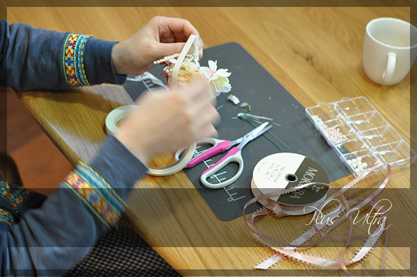 造花　コサージュ　卒園　卒業　入園　入学　クリーム　大人　おとなしい