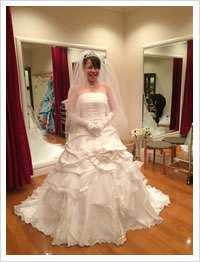 ドレスの試着写真